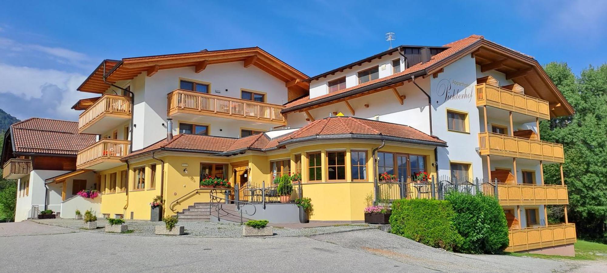 Apartment Pichlerhof San Lorenzo di Sebato Luaran gambar