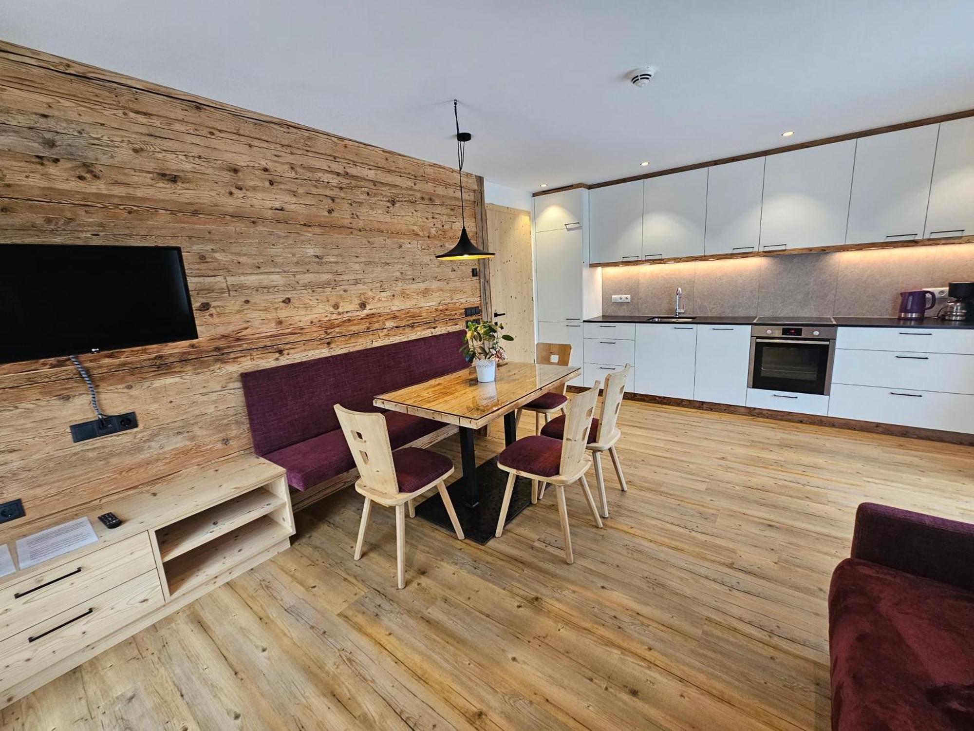 Apartment Pichlerhof San Lorenzo di Sebato Luaran gambar