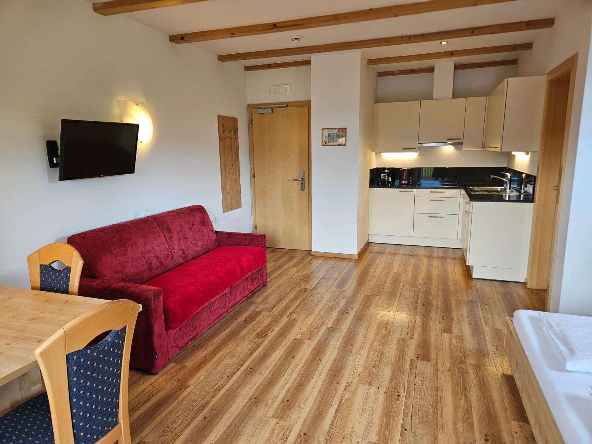 Apartment Pichlerhof San Lorenzo di Sebato Luaran gambar