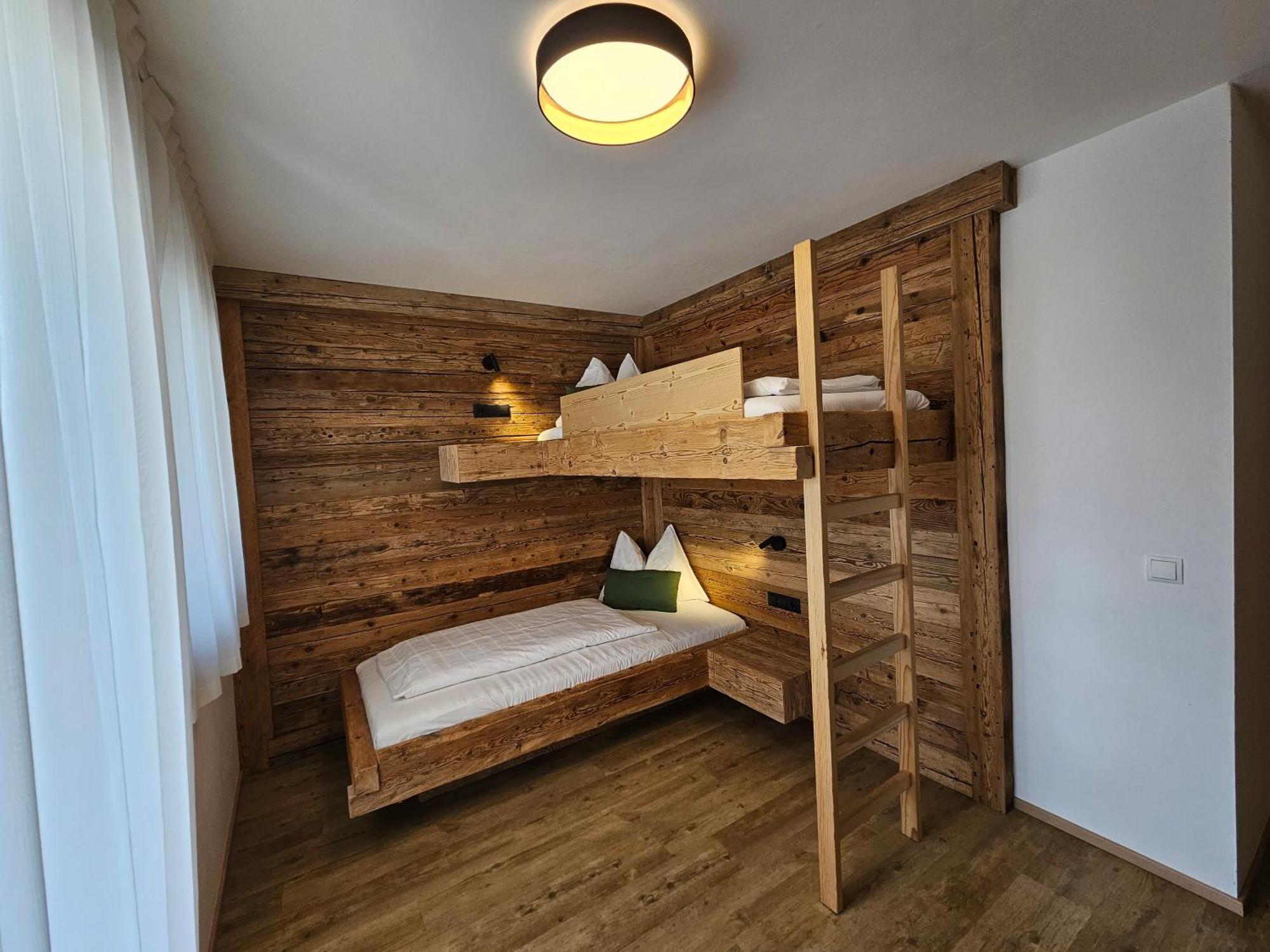 Apartment Pichlerhof San Lorenzo di Sebato Luaran gambar