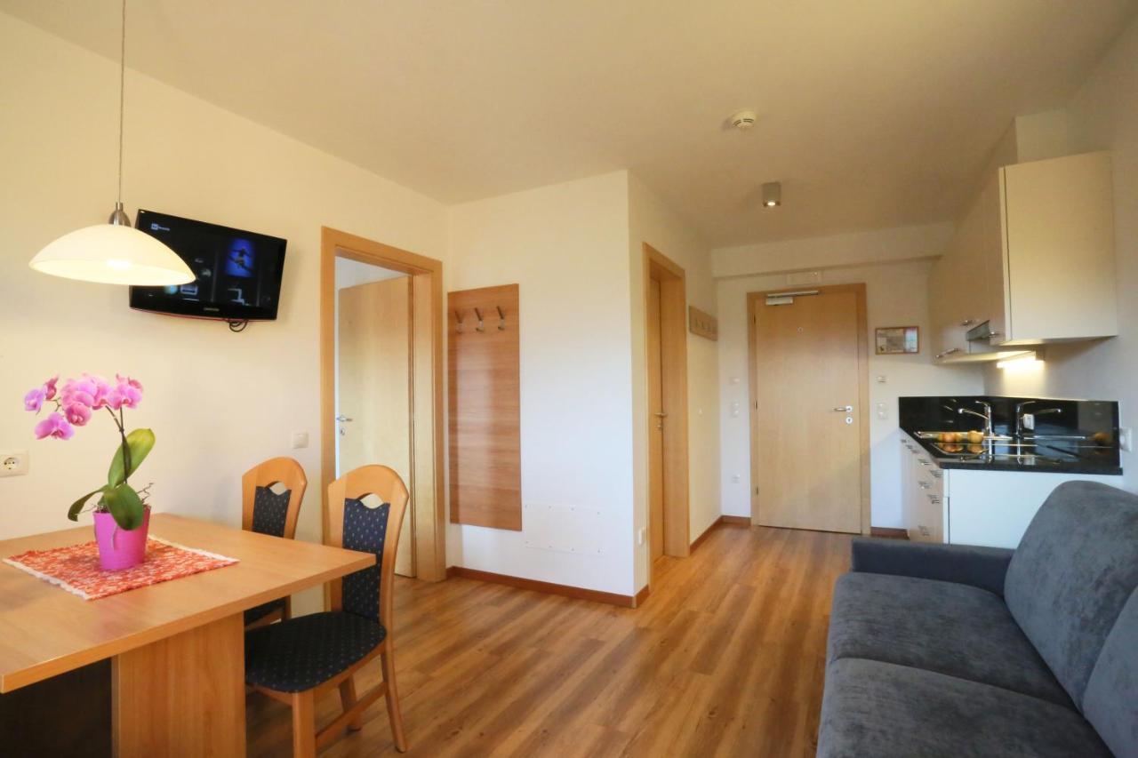 Apartment Pichlerhof San Lorenzo di Sebato Luaran gambar