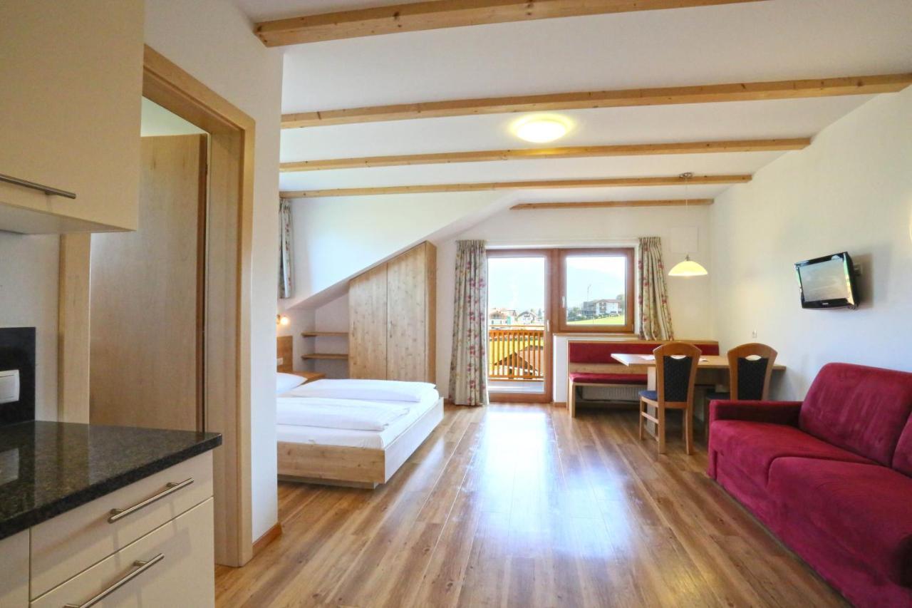 Apartment Pichlerhof San Lorenzo di Sebato Luaran gambar